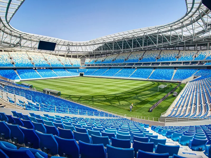 Nogometni stadion z jekleno konstrukcijo